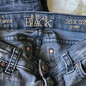 SUPER CUTE Buckle Black Skinnies 26x32